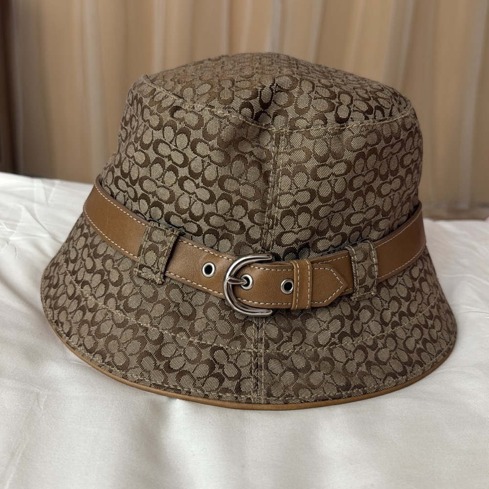 Coach Brown classic monogram Bucket Hat with Buckle. Unisex.